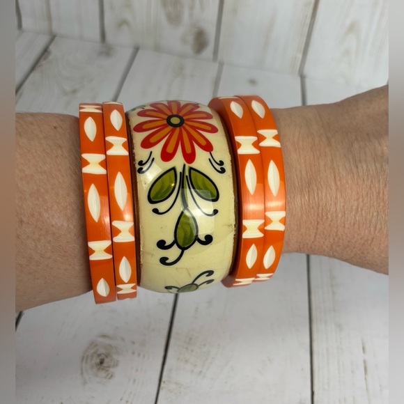 Carved Painted Wooden Bangle Bracelets Set Of 5 Orange Boho Floral Festival - Picture 1 of 5
